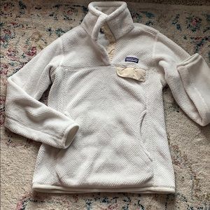Patagonia cream sweatshirt